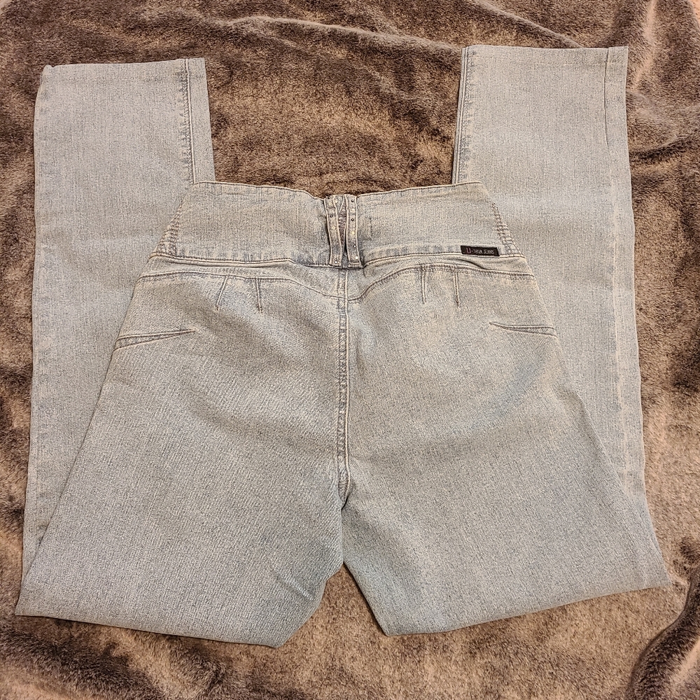 U-Turn Jeans - Picture 3 of 8